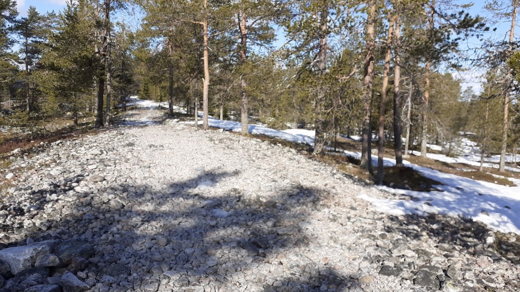 Ounasvaaran rantakivikot muistuttavat meitä jääkausiksi kutsutuista ilmastovaiheista.